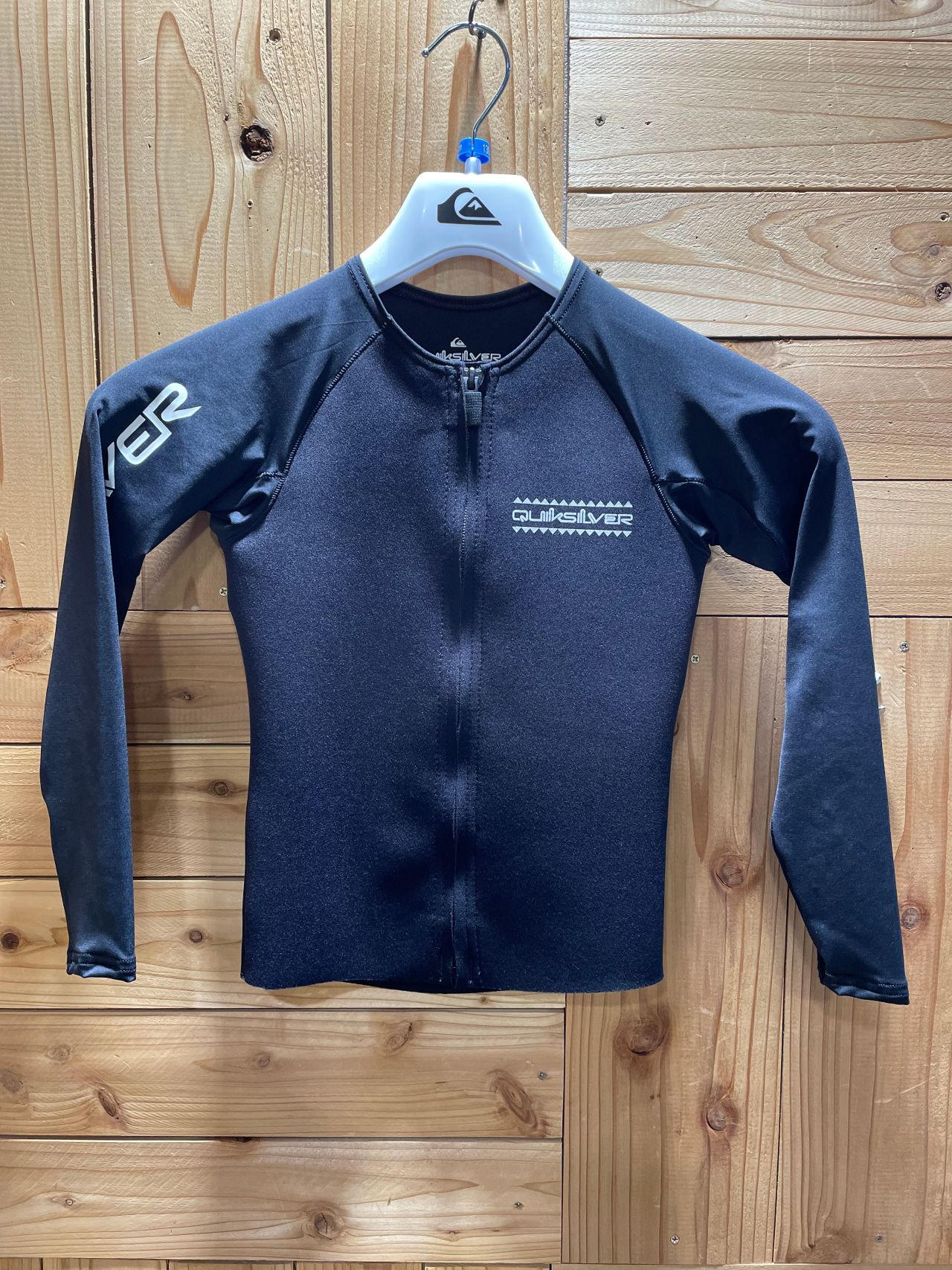 chigasakiquiksilverkidsfrontzip1 - SHOP NEWS | ムラサキスポーツオンラインストア 通販