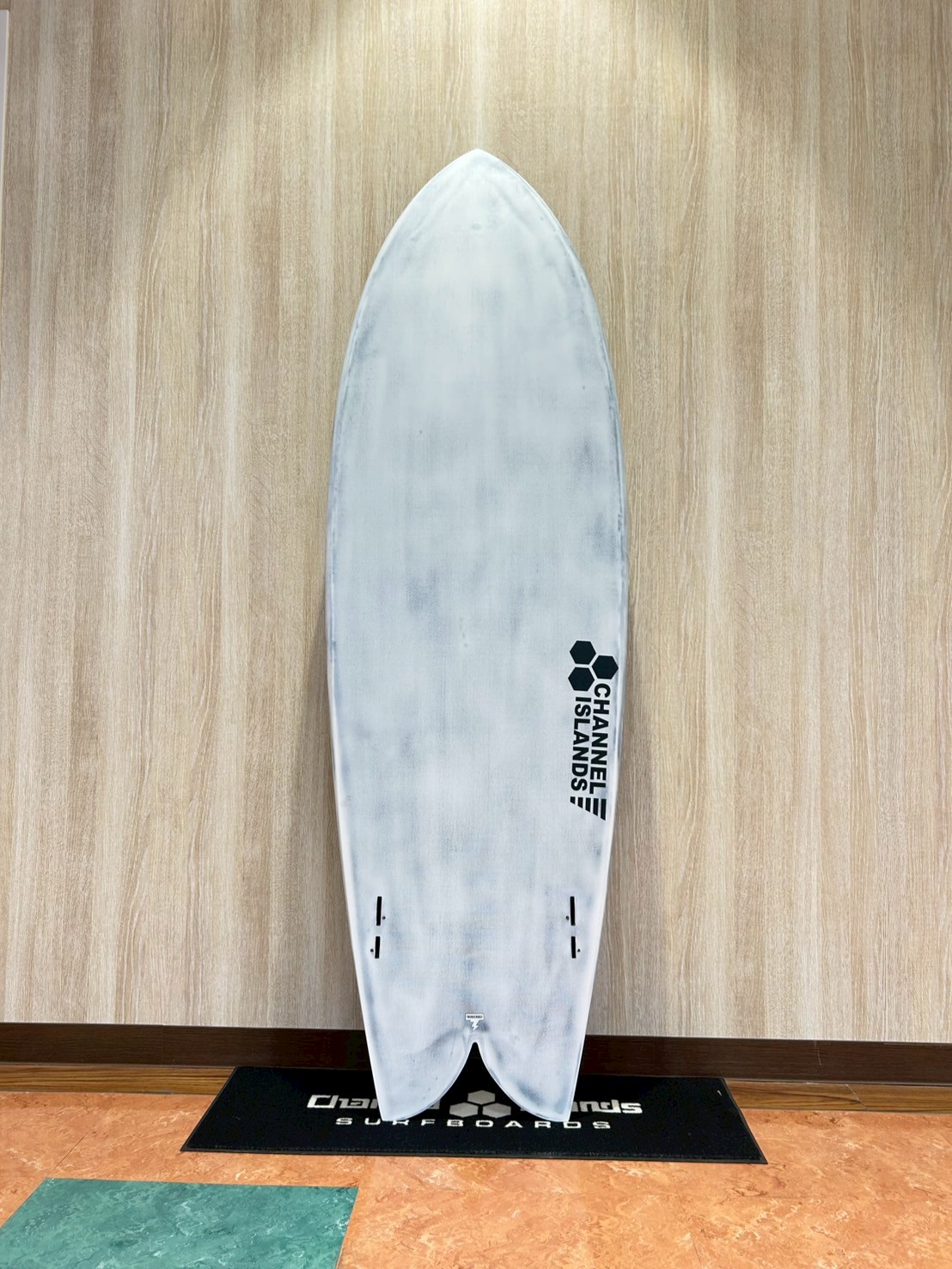 CI FISH XEON CARBONOR裏 - SHOP NEWS | ムラサキスポーツオンラインストア 通販