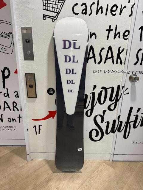 ChigasakiDeathLabelSnowboard2 - SHOP NEWS | ムラサキスポーツオンラインストア 通販