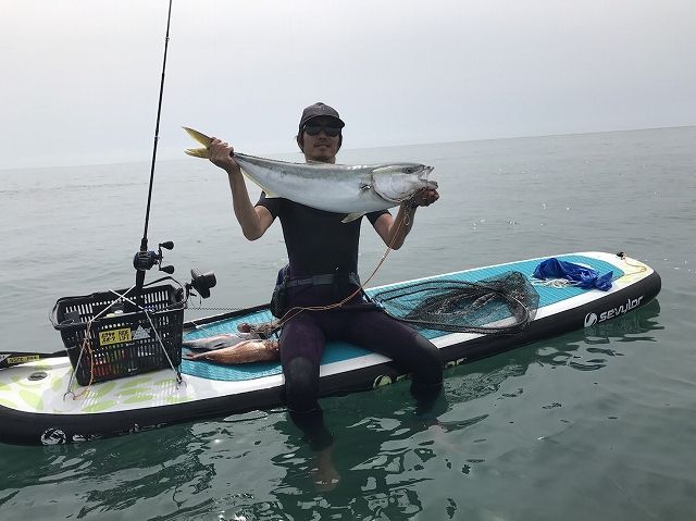StaffFishCatch1 - SHOP NEWS | ムラサキスポーツオンラインストア 通販