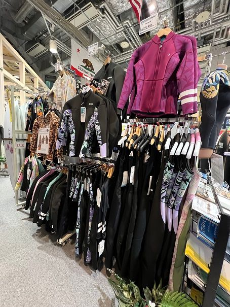 YokohamaWetsuitsCorner4 - SHOP NEWS | ムラサキスポーツオンラインストア 通販