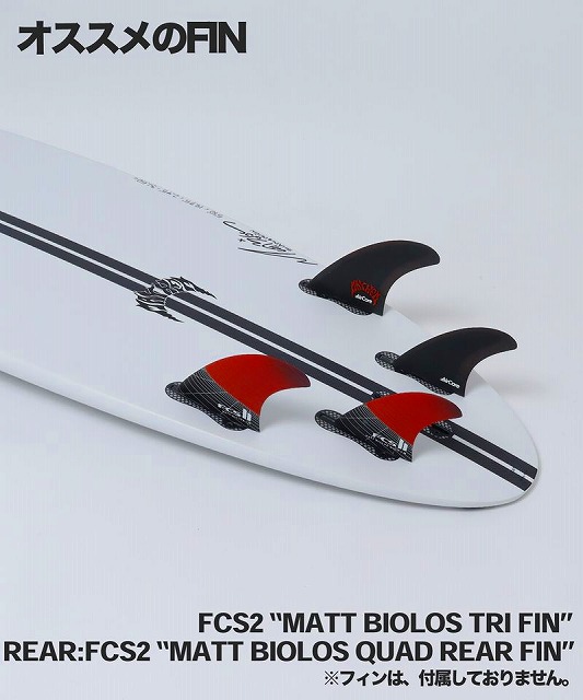 Surfboard with a quad fin setup (two black, two red) on a white board, with Japanese text 'オススメのFIN' above it.